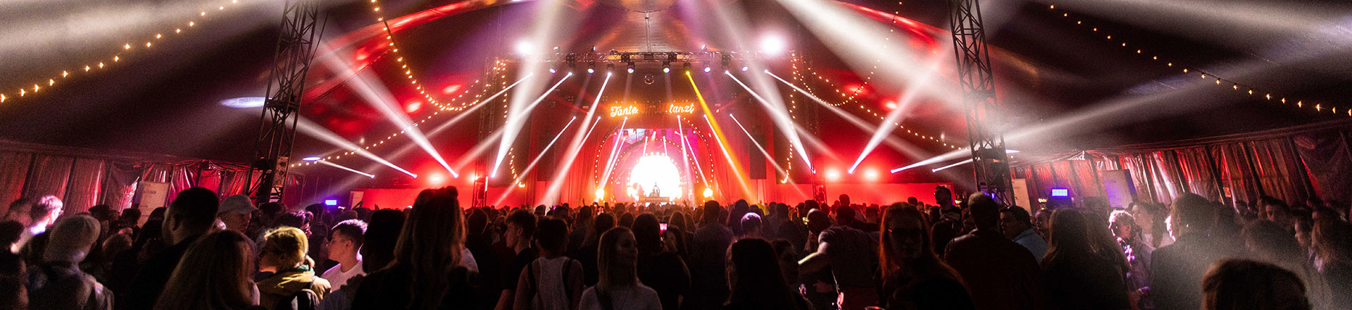 Tante Mia Tanzt - Electro Festival rozświetlony przez Cameo OTOS