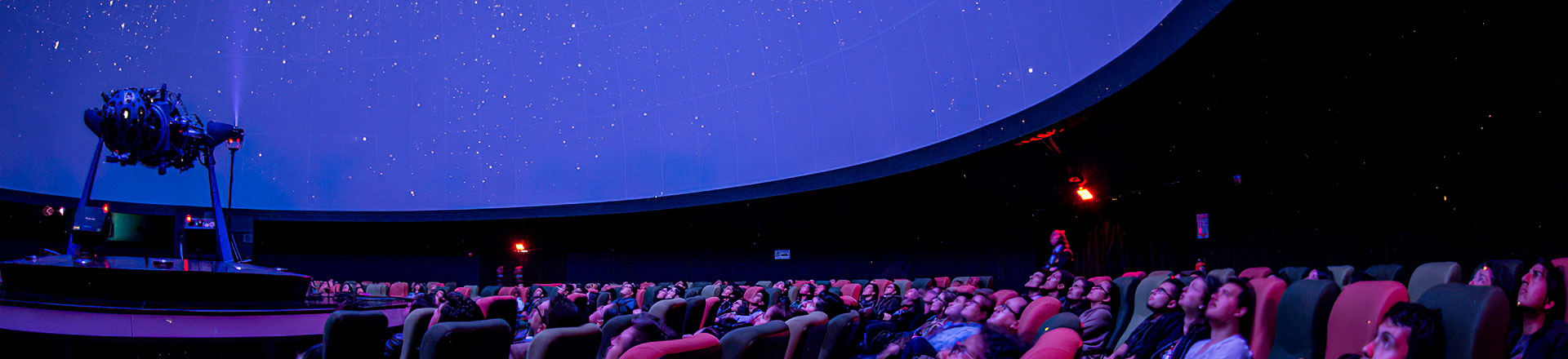 System projektorów Christie zmodernizował planetarium w Bogocie