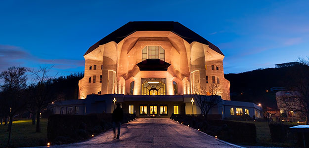 Cameo czuwa - Oprawy ZENIT W300s oświetliły Goetheanum