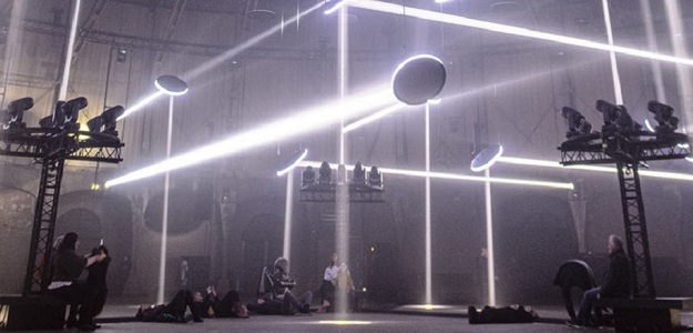 Immersyjna instalacja SKALAR 360 w Amsterdamie z wykorzystaniem Robe Pointe