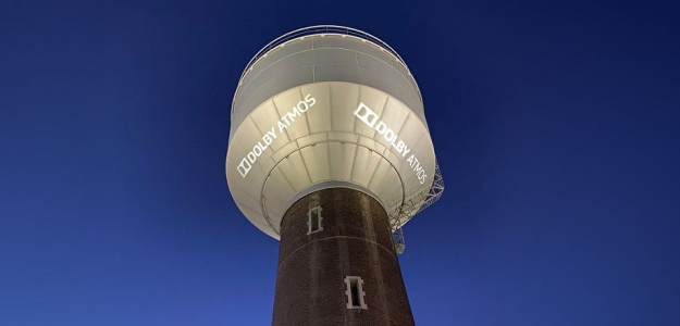 Cineplex Cinetower w Alsdorf przyciąga uwagę nowym oświetleniem 