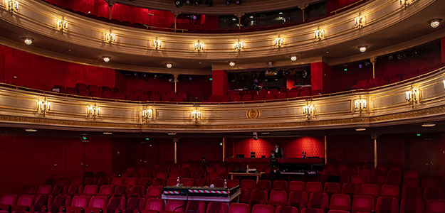 Teatr Niemiecki w Berlinie inwestuje w urządzenia Robe